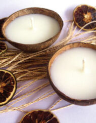 WC-O03 เทียนหอมในกะลามะพร้าว