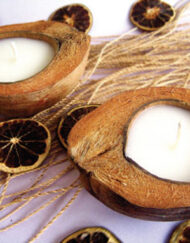 WC-O04 เทียนหอมในกะลามะพร้าวแบบมีเปลือก